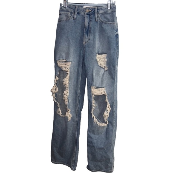 Hollister- Curvy ultra high rise dad jean - Picture 1 of 5